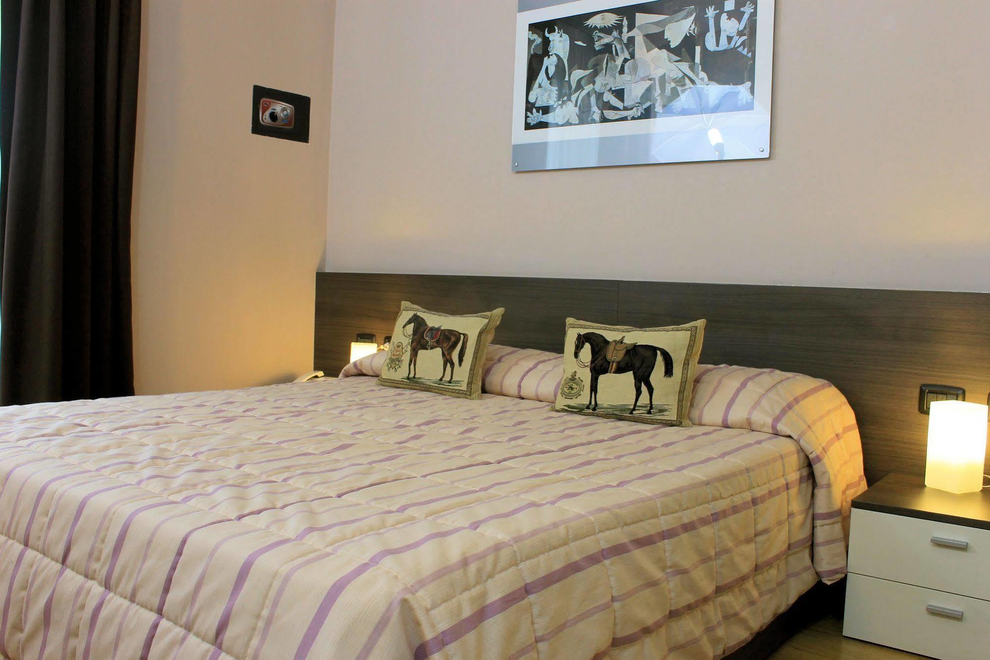 Eq Hotel Travagliato Exterior photo